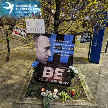 Um memorial a Alexei Navalny em Lisboa