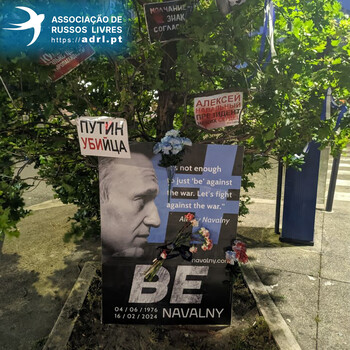 Um memorial a Alexei Navalny em Lisboa