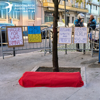 Um memorial a Alexei Navalny em Lisboa